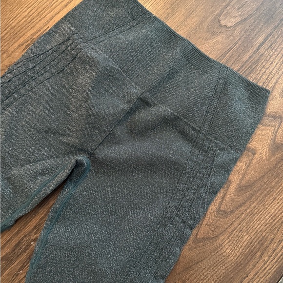 Fabletics x Khloe Kardashian Everpine Shimmer Leggings, M - Picture 5 of 11